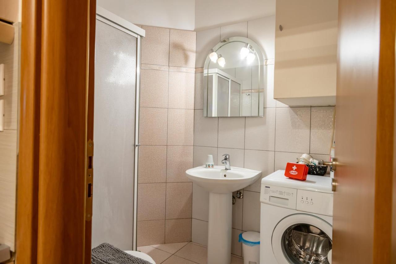 Appartement Flat In Excellent Location With Private Parking à Athènes Extérieur photo